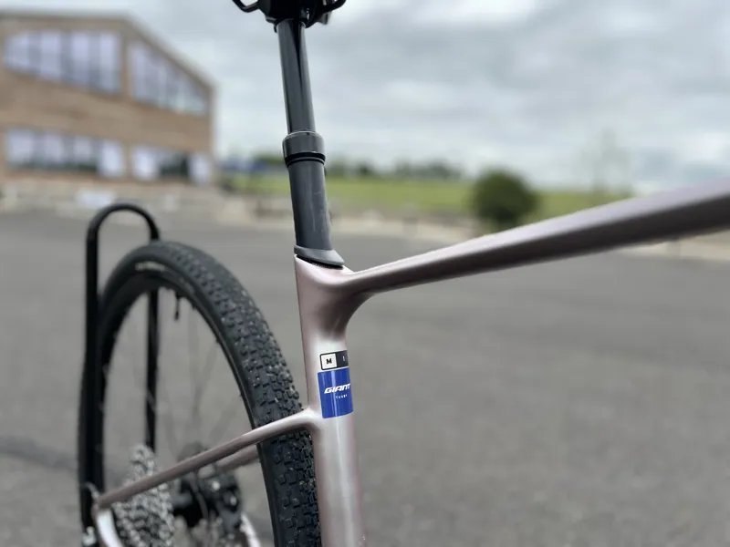 Ex-Demo Revolt Advanced 1 Shell White Medium-1