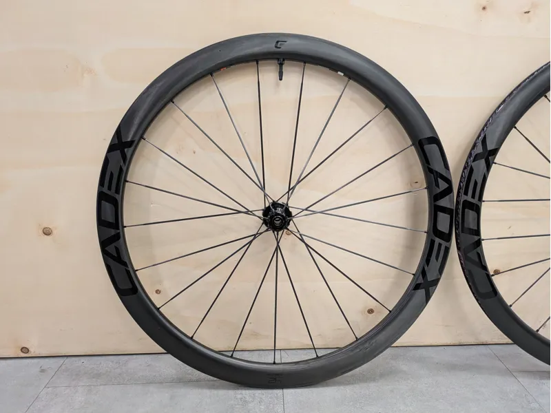 Ex Demo Cadex 42 Carbon Tubeless Disc Wheelset-2
