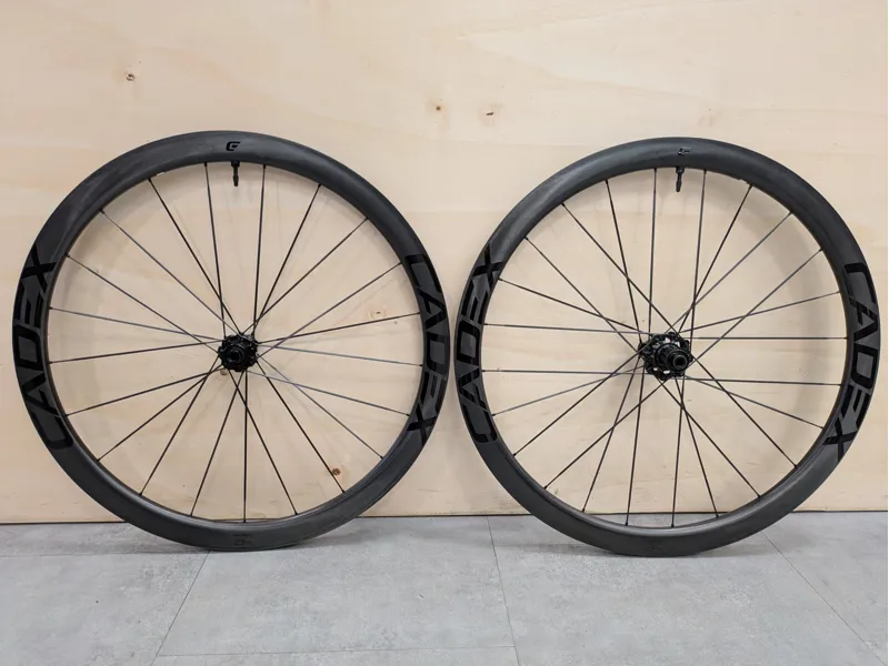 Ex Demo Cadex 42 Carbon Tubeless Disc Wheelset-3