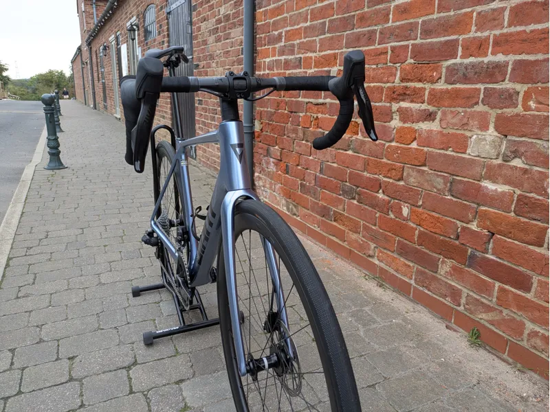 EX DEMO Giant TCR Advanced 0 AXS Medium in Frost Silver-2