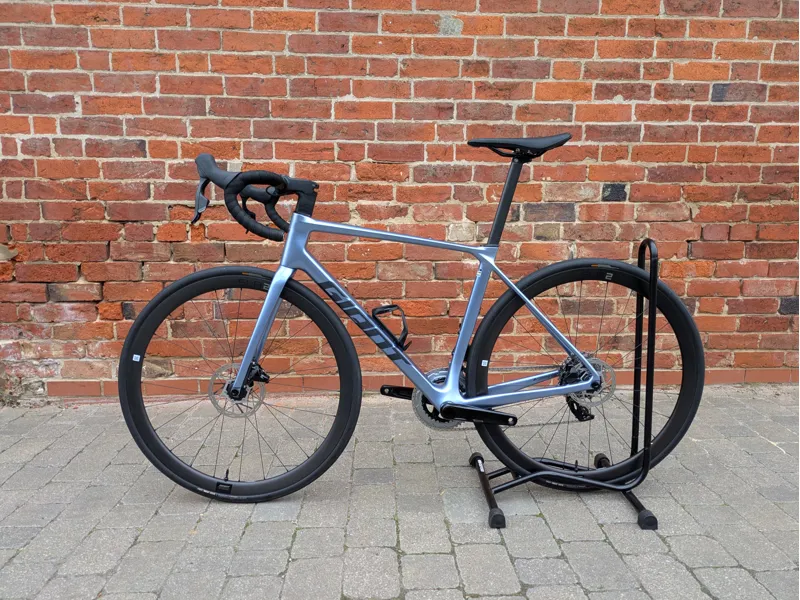 EX DEMO Giant TCR Advanced 0 AXS Medium in Frost Silver-4