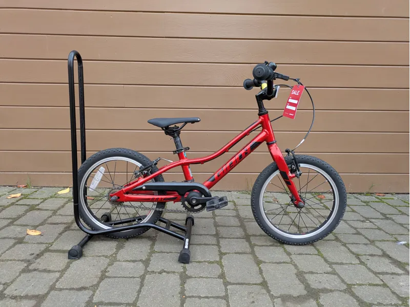 EX DEMO Giant ARX 16 F/W Grenadine 