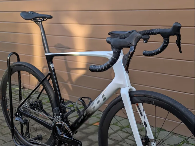 EX DEMO Giant Defy Adv Pro 1 Unicorn White Large-1