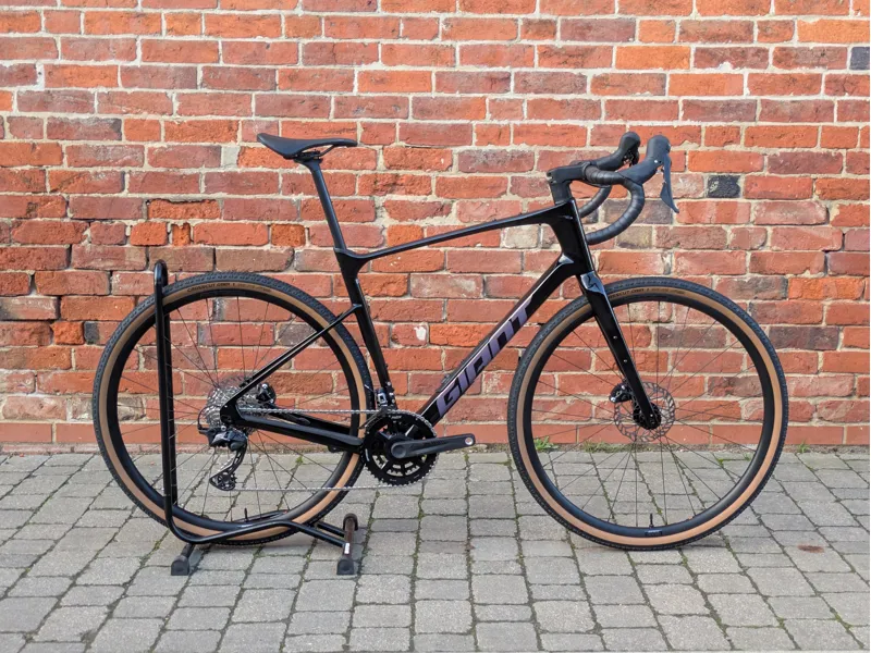 EX DEMO Giant Revolt Advanced 2 Gravel Bike in Black Size Large