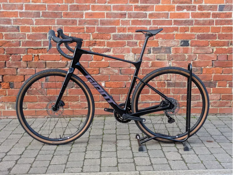 EX DEMO Giant Revolt Advanced 2 Gravel Bike in Black Size Large-3