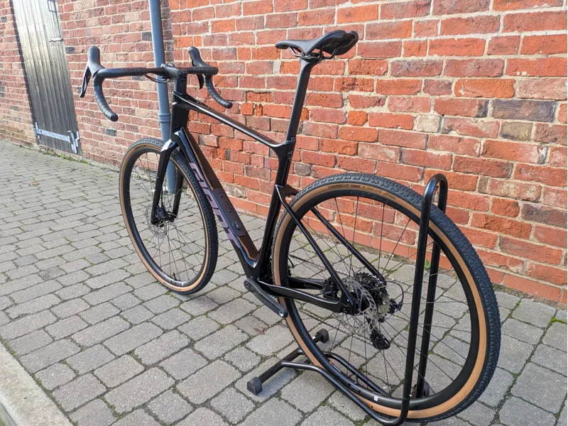 EX DEMO Giant Revolt Advanced 2 Gravel Bike in Black Size Large-4