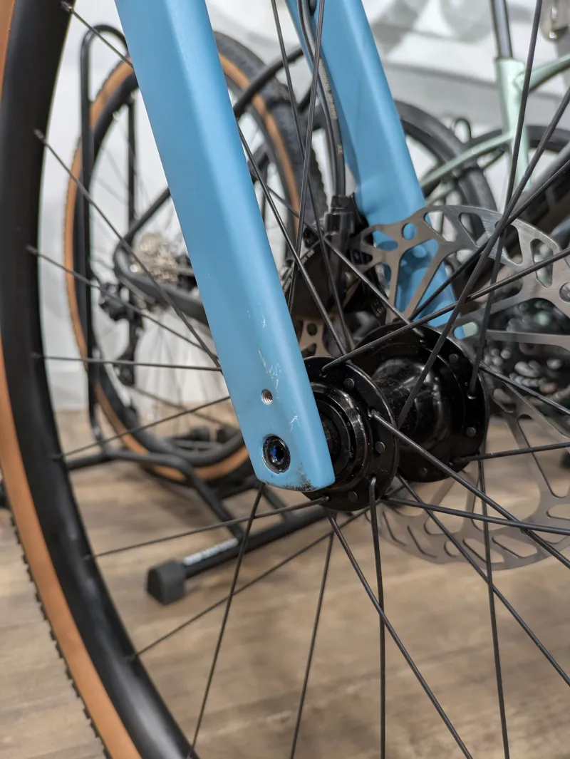 Showroom Giant Revolt Advanced 3 Gravel Bike in Aquarium Medium-1