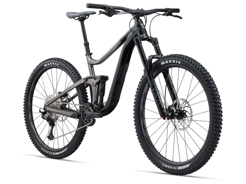 Ex Showroom Giant Reign 2 Mountain Bike in Medium Black/Metal-1