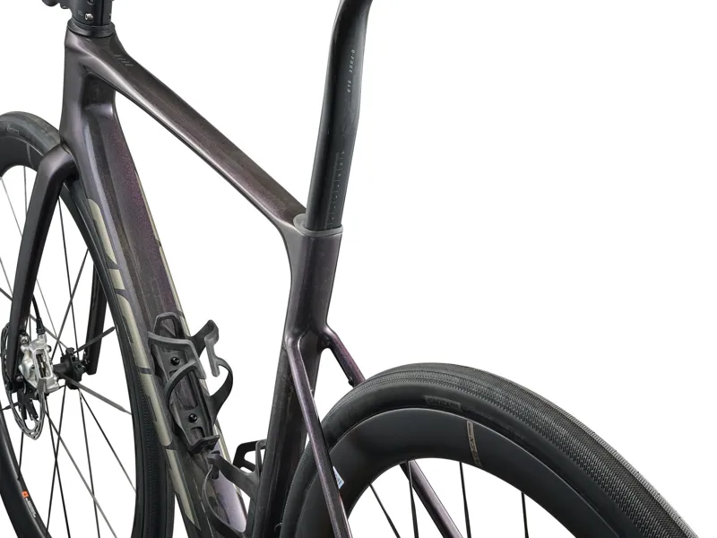 Showroom Giant Defy Advanced SL 0 Road Bike in Arctic Light Medium-1