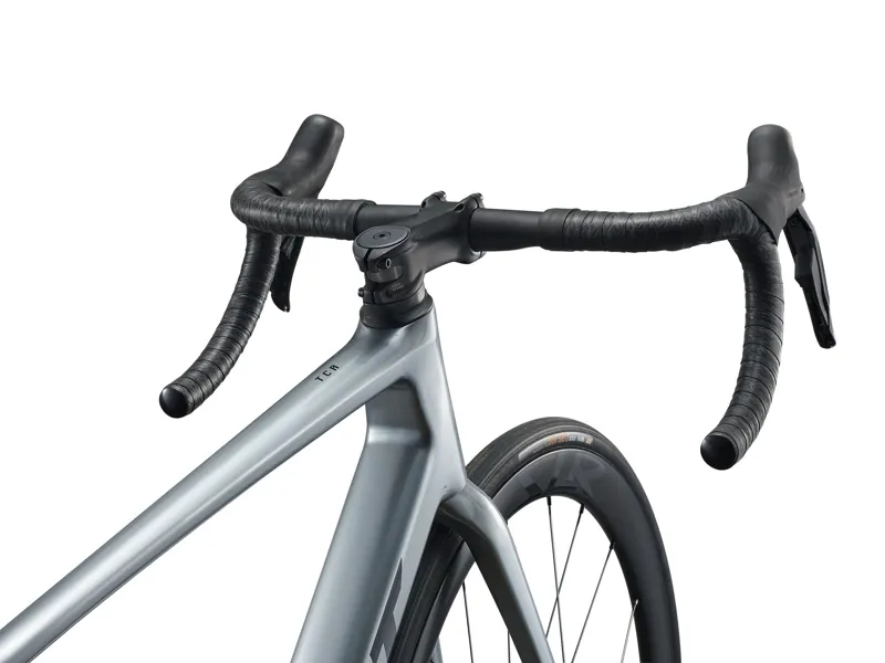 2026 Giant TCR Advanced Pro 1 Di2 Men's Road Bike in Tech Silver-2