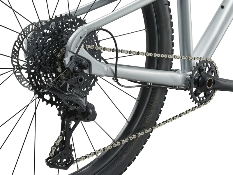 2025 Giant STP 26 Kids Bike in Silver-5