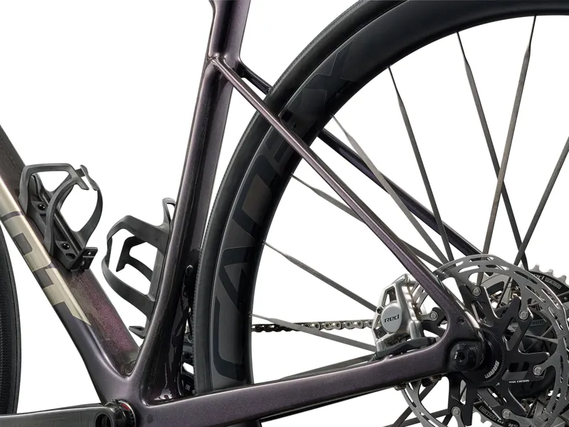 Showroom Giant Defy Advanced SL 0 Road Bike in Arctic Light Medium-3