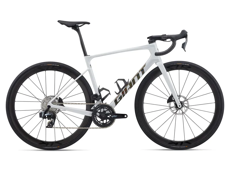 Showroom Giant Defy Advanced Pro 1 Road Bike in White Medium