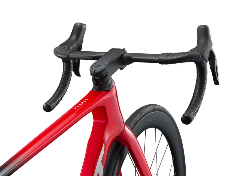 2026 Giant Propel Advanced Pro Dura Ace Road Bike in Rosso Corsa-3