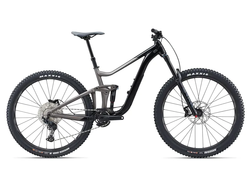 Ex Showroom Giant Reign 2 Mountain Bike in Medium Black/Metal