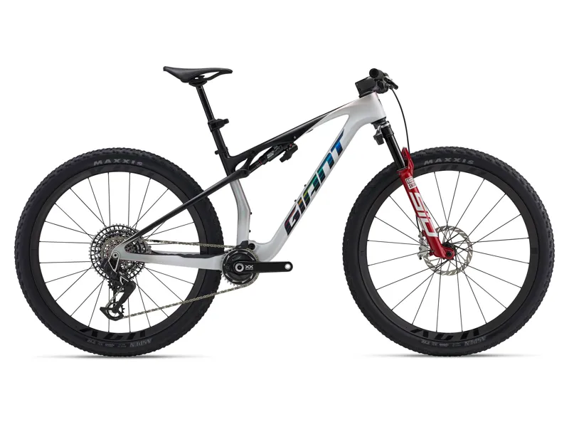 2026 Giant Anthem Advanced SL Special Edition Mountain Bike in White/Carbon
