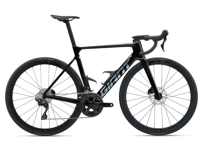 2025 Giant Propel Advanced 2 Road Bike in Black Carbon