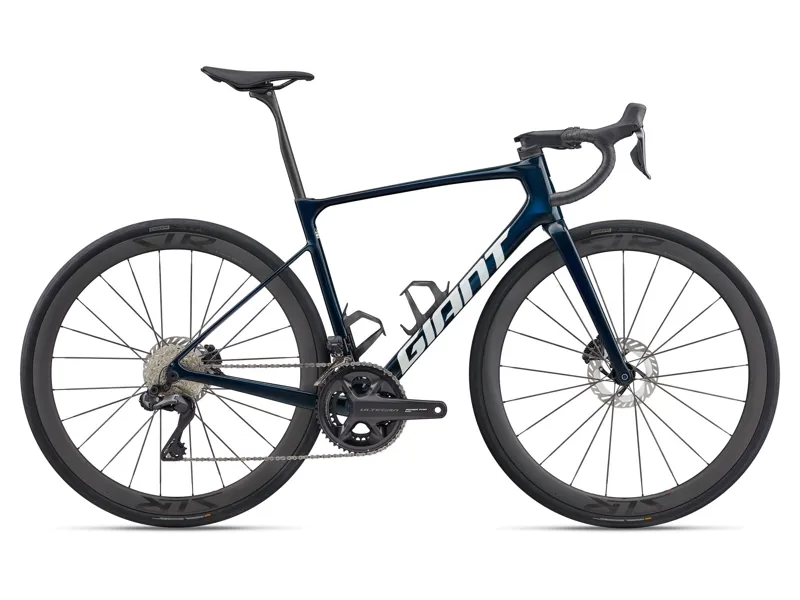 Showroom Giant Defy Advanced Pro 0 Road Bike in Mariana Blue Medium