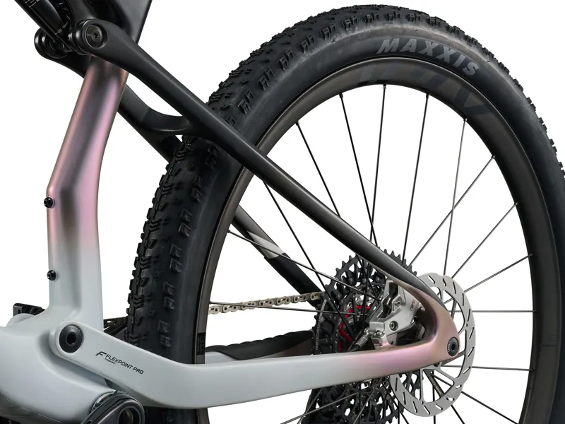 2026 Giant Anthem Advanced SL Special Edition Mountain Bike in White/Carbon-8